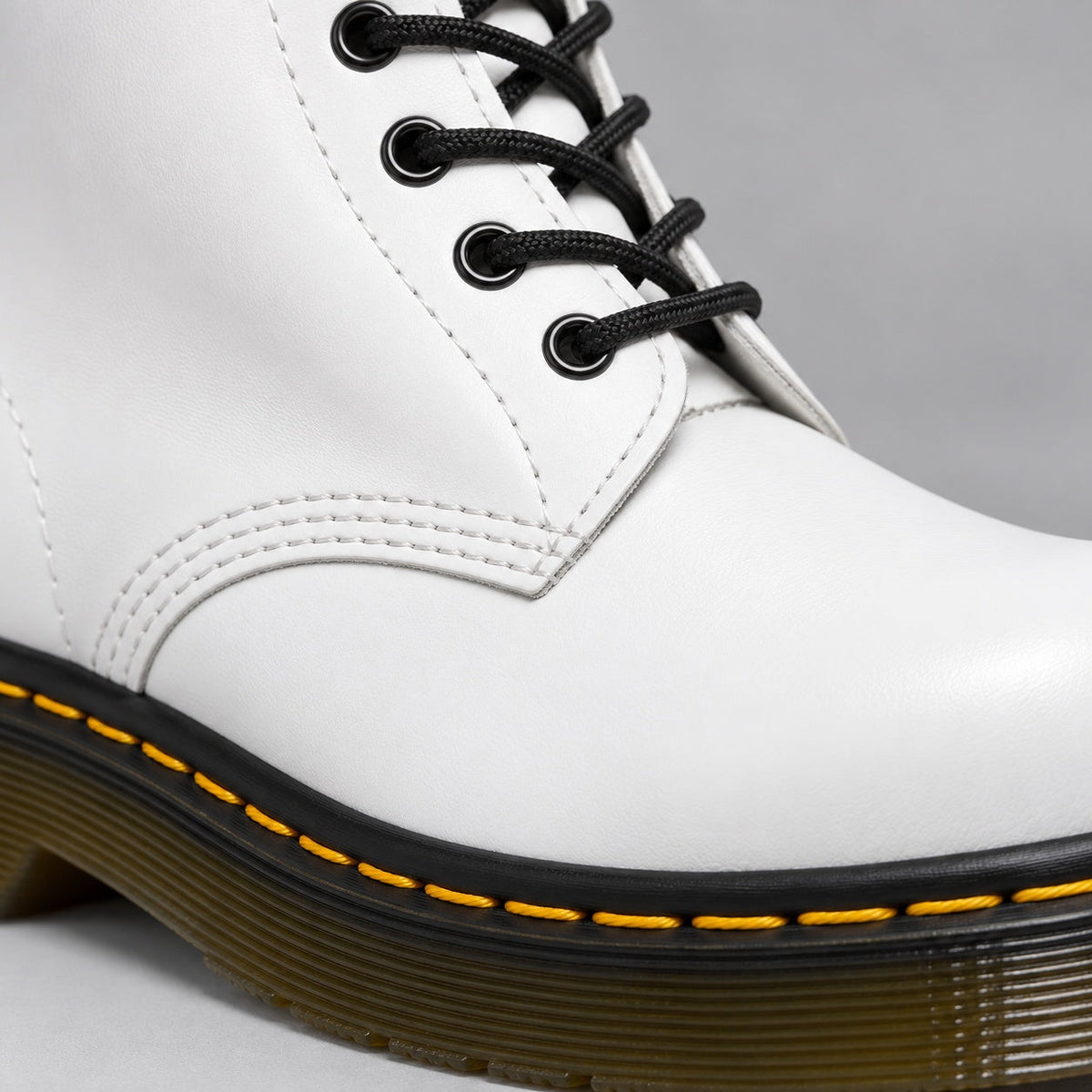 Martina™ -  Elegant women lace-up boot