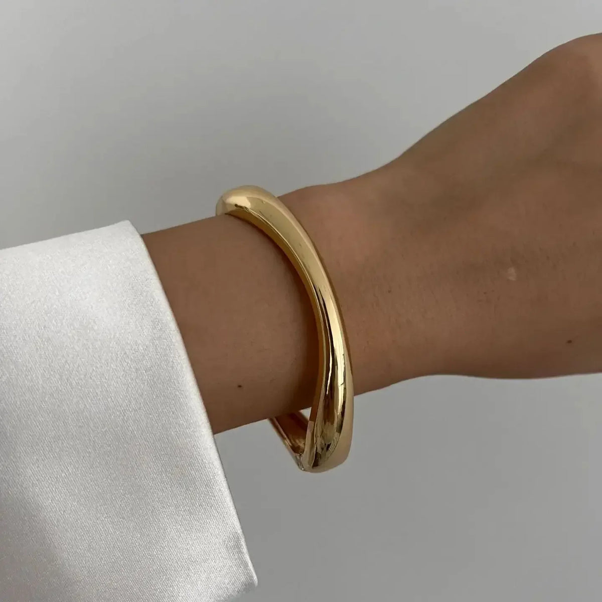 Contour Ronde Bangle