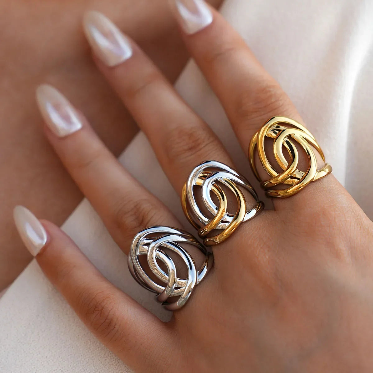 Contour Echo Ring