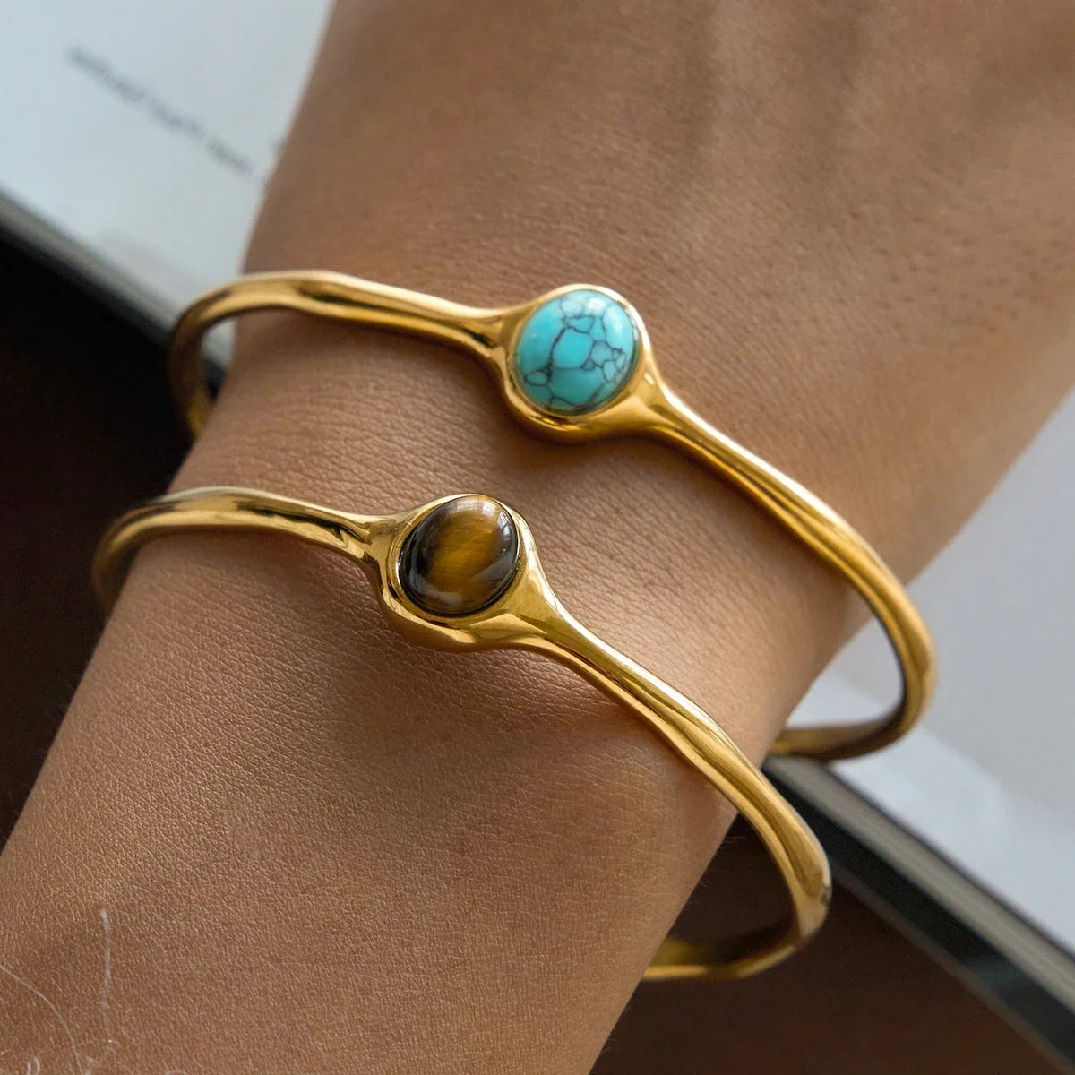 Contour Halo Cuff